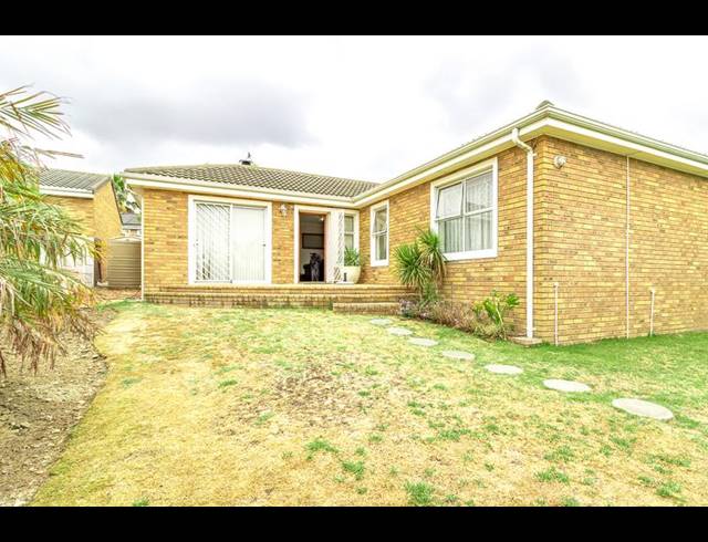 3 BEDROOM HOUSE FOR SALE IN VREDEKLOOF